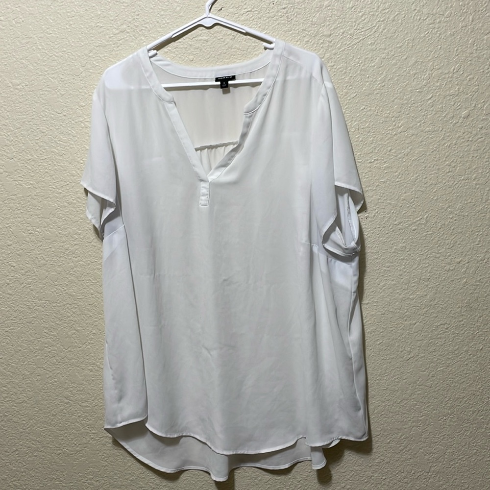 Torrid Women's White Lightweight Blouse. Good Condition. Size 3.